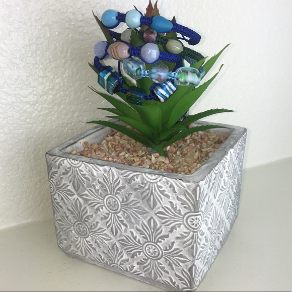 Handmade Chinese Knotting Bracelet W/ Glass Beads - Picture 7 of 8